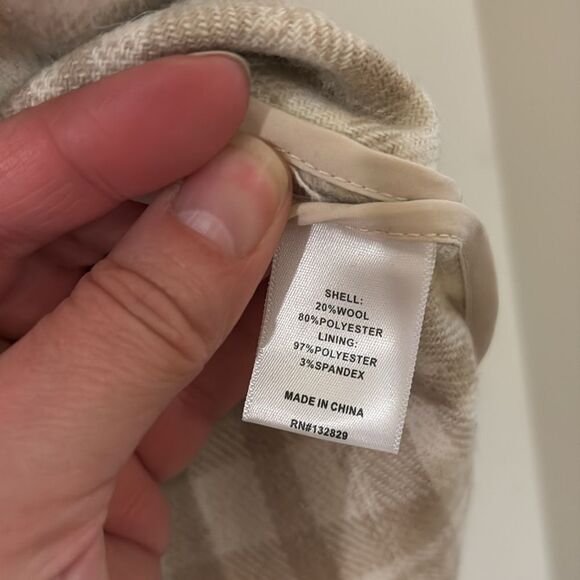 L’Acadamie Zuma Plaid Beige Women's Oversized Shacket - Picture 5 of 7